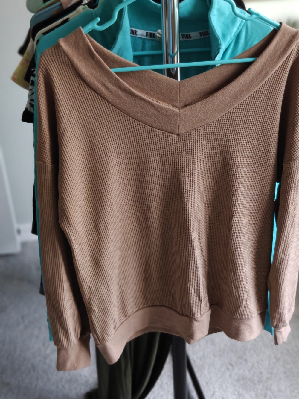 Women’s V-Neck Waffle-Knit Sweater - Tan